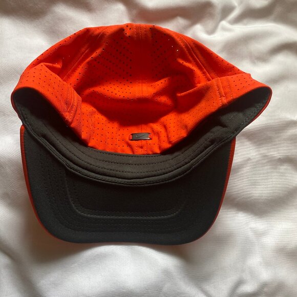 Nike Golf Hat Cap Women Red Bright Lightweight Vented Breathable Athletic M/L - Picture 2 of 6